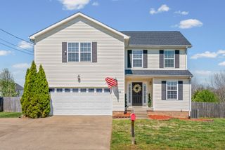 937 Commission Dr, Clarksville, TN 37042