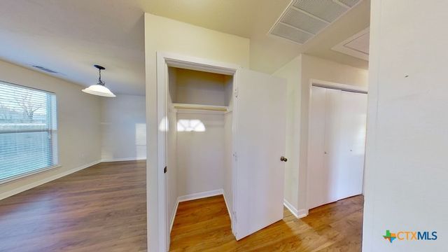 501 N Lampasas Street, Round Rock, TX 78664