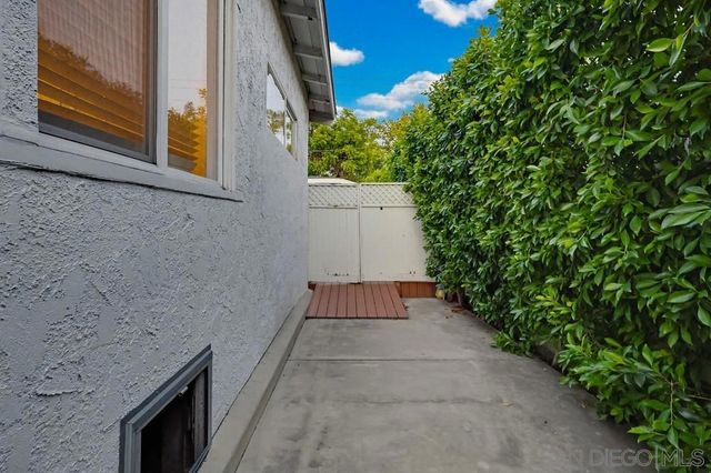 206 N Wilton Pl, Los Angeles, CA 90004