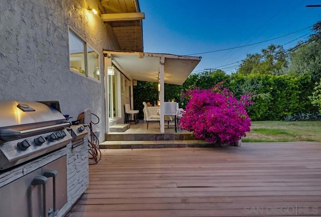 206 N Wilton Pl, Los Angeles, CA 90004