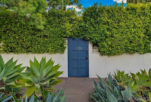 206 N Wilton Pl, Los Angeles, CA 90004