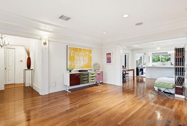 206 N Wilton Pl, Los Angeles, CA 90004