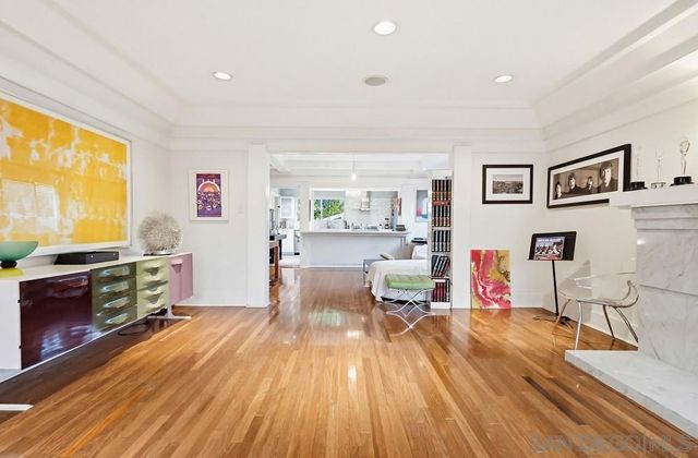 206 N Wilton Pl, Los Angeles, CA 90004