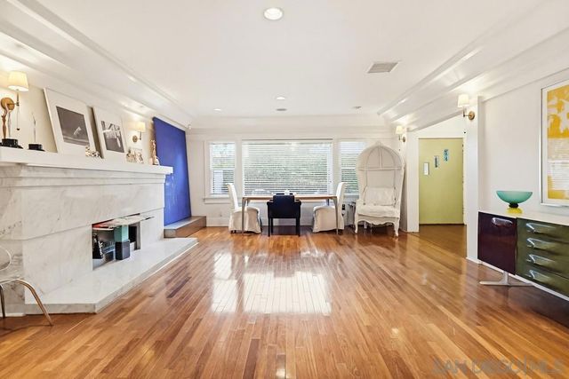206 N Wilton Pl, Los Angeles, CA 90004