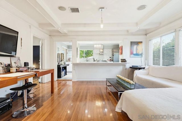 206 N Wilton Pl, Los Angeles, CA 90004