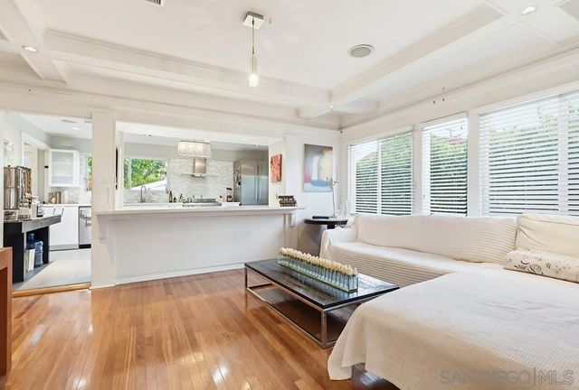 206 N Wilton Pl, Los Angeles, CA 90004