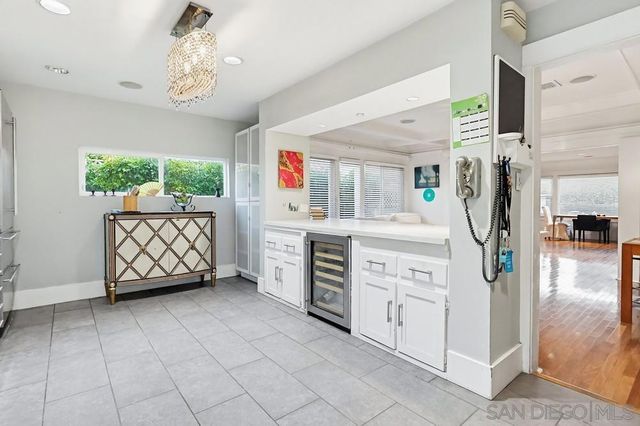 206 N Wilton Pl, Los Angeles, CA 90004