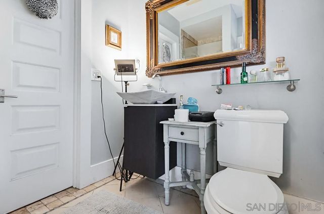 206 N Wilton Pl, Los Angeles, CA 90004