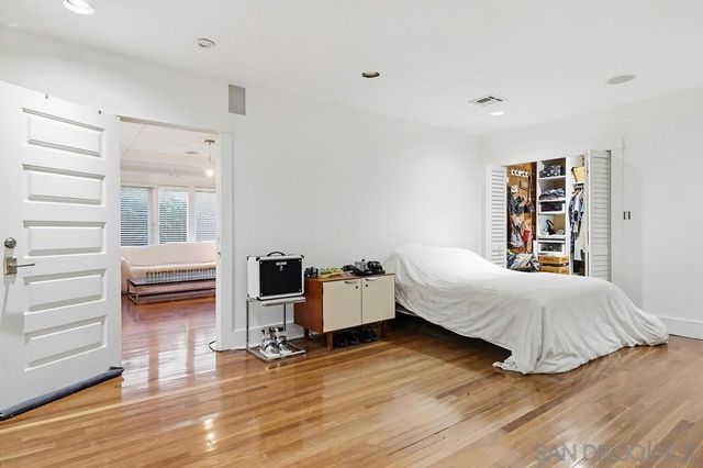 206 N Wilton Pl, Los Angeles, CA 90004