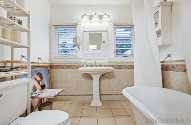 206 N Wilton Pl, Los Angeles, CA 90004