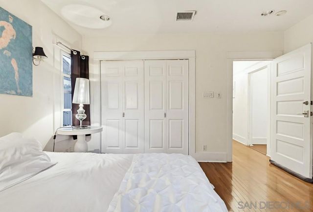 206 N Wilton Pl, Los Angeles, CA 90004