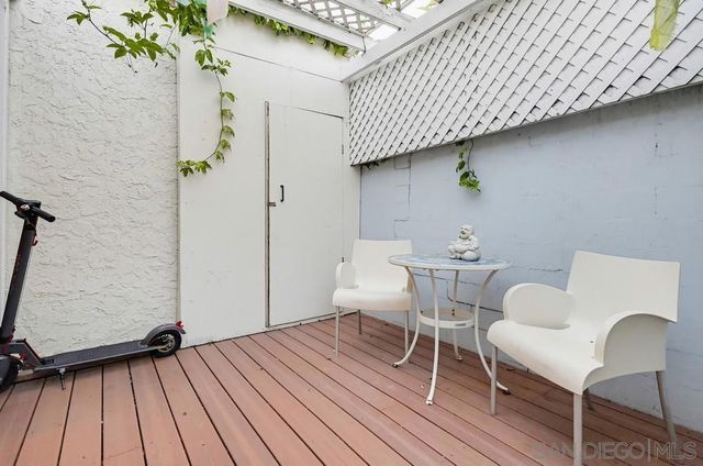206 N Wilton Pl, Los Angeles, CA 90004