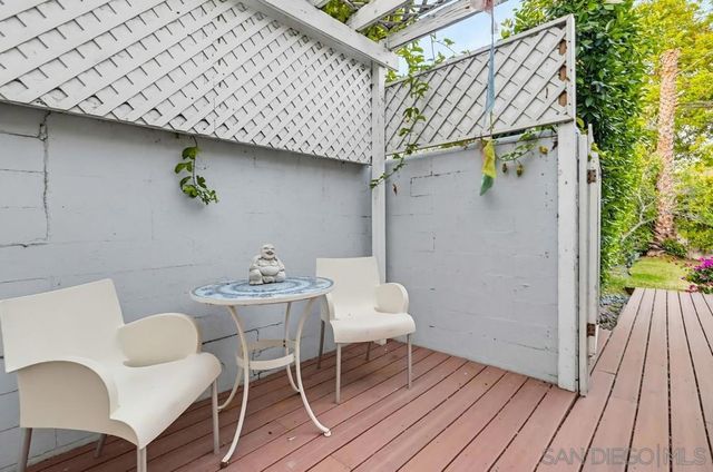 206 N Wilton Pl, Los Angeles, CA 90004