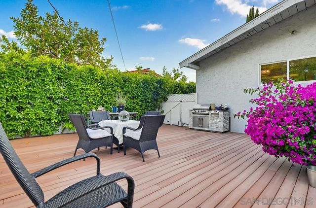 206 N Wilton Pl, Los Angeles, CA 90004