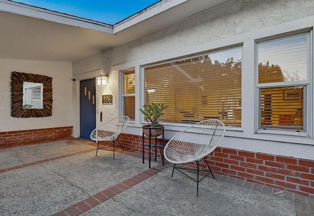206 N Wilton Pl, Los Angeles, CA 90004