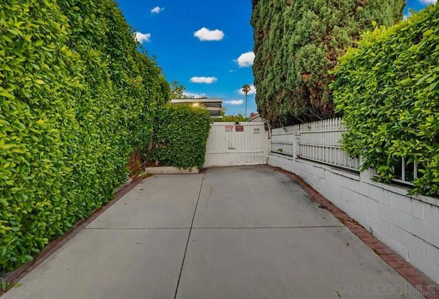 206 N Wilton Pl, Los Angeles, CA 90004