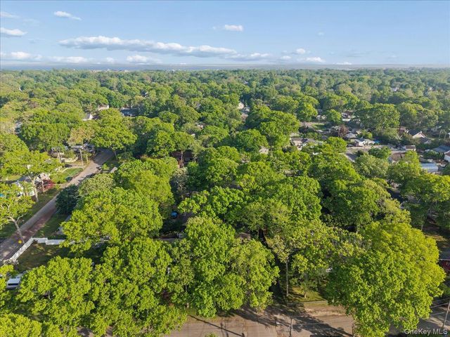 84 Queen Road, Mastic Beach, NY 11951