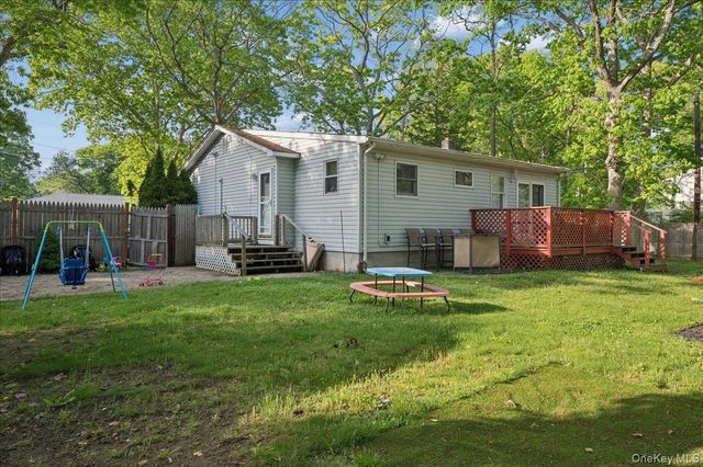 84 Queen Road, Mastic Beach, NY 11951
