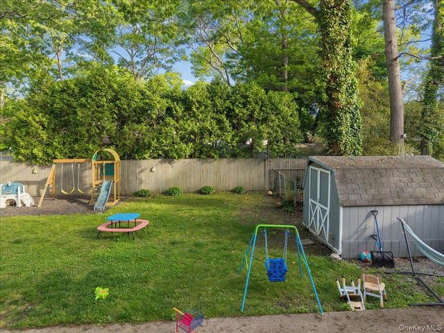 84 Queen Road, Mastic Beach, NY 11951