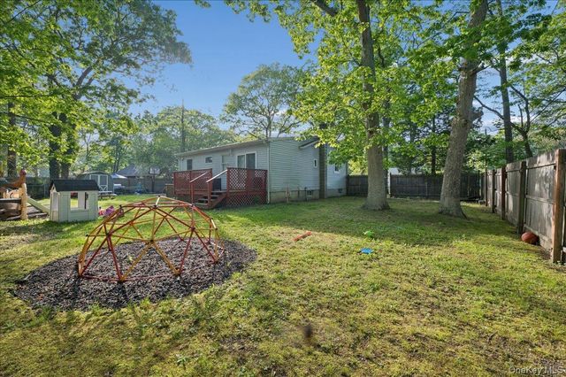 84 Queen Road, Mastic Beach, NY 11951