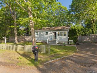 84 Queen Road, Mastic Beach, NY 11951