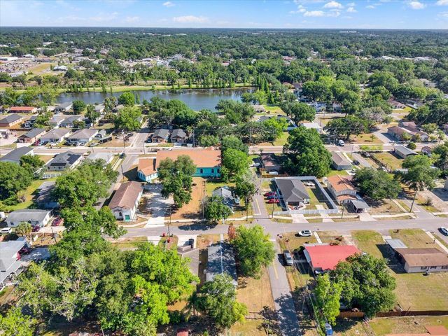 907 E RENFRO STREET, Plant City, FL 33563