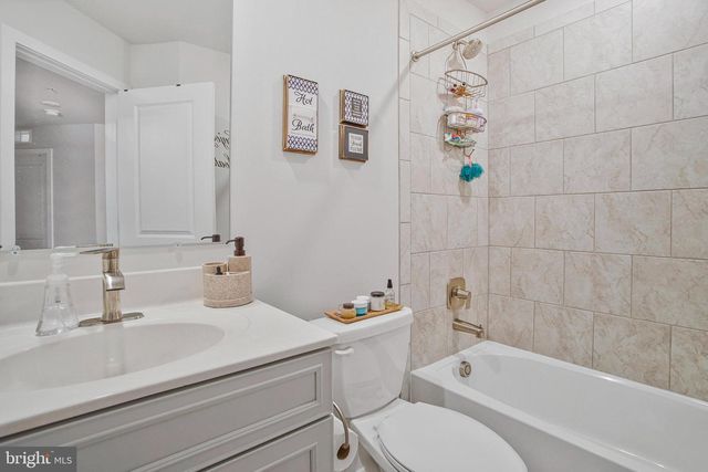 1819 BETTERTON RD, Essex, MD 21221