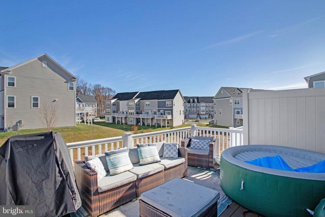 1819 BETTERTON RD, Essex, MD 21221