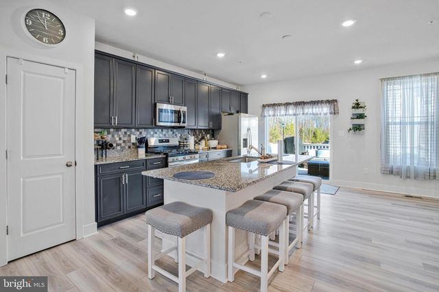 1819 BETTERTON RD, Essex, MD 21221