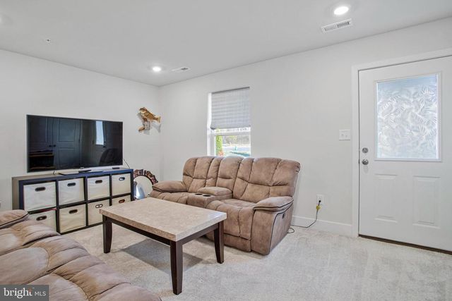 1819 BETTERTON RD, Essex, MD 21221