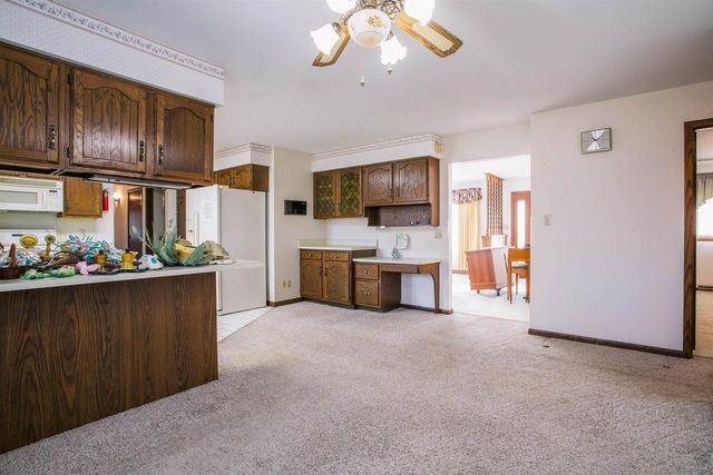 300 E MILLER STREET, Greenwood, WI 54437