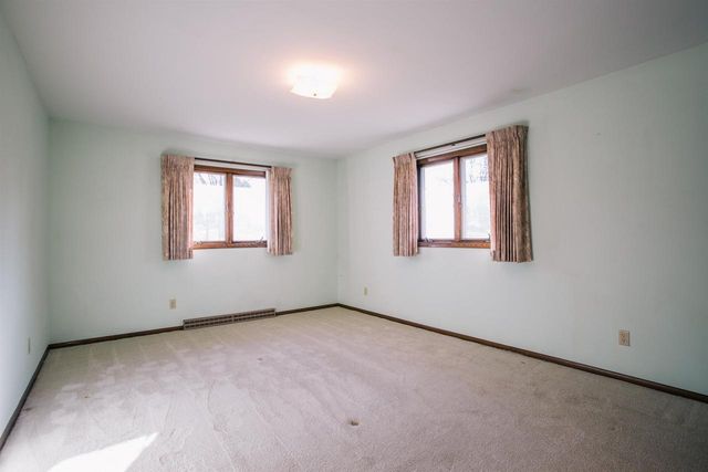 300 E MILLER STREET, Greenwood, WI 54437