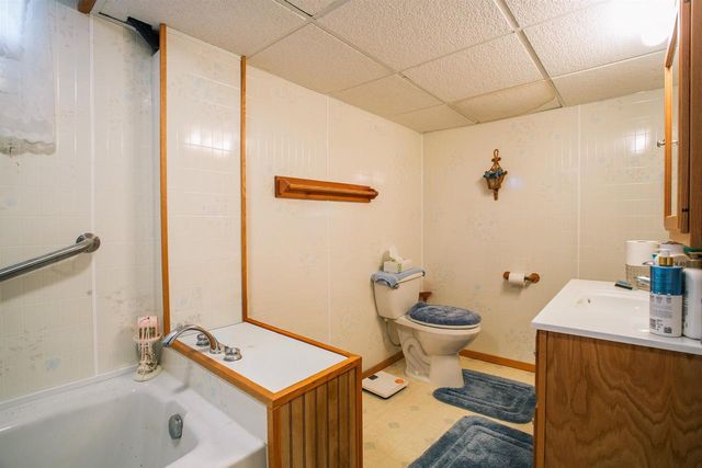 300 E MILLER STREET, Greenwood, WI 54437