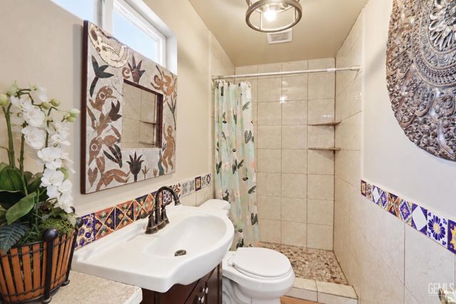 3424 Belle Terrace, Bakersfield, CA 93309
