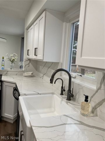 189 Parsons Drive, Avon Lake, OH 44012