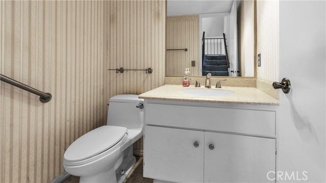 1719 Rogers Place 33H, Burbank, CA 91504