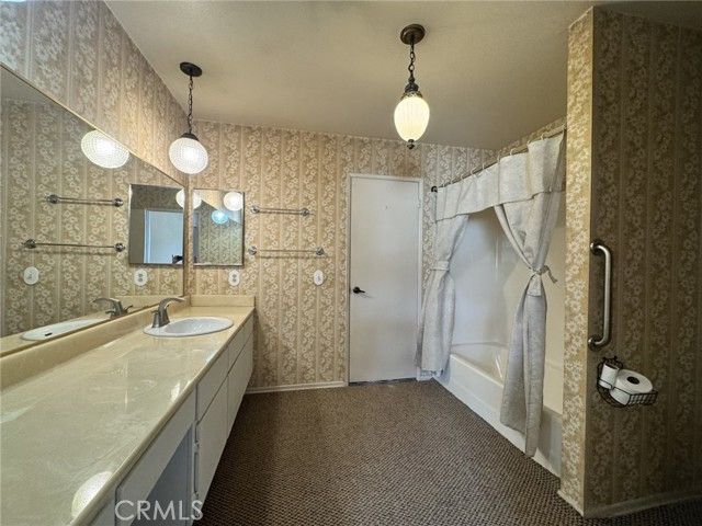 1719 Rogers Place 33H, Burbank, CA 91504