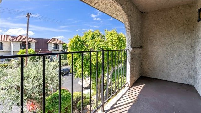 1719 Rogers Place 33H, Burbank, CA 91504