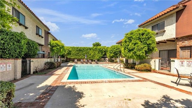 1719 Rogers Place 33H, Burbank, CA 91504