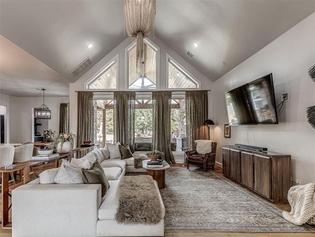 8909 SW 105th Street, Oklahoma City, OK 73173