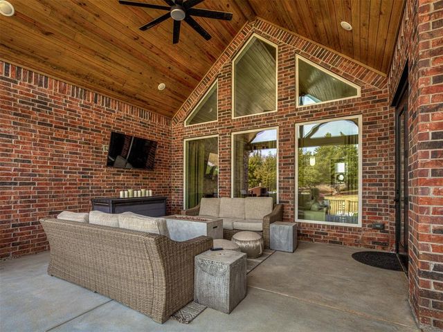 8909 SW 105th Street, Oklahoma City, OK 73173