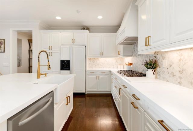 8360 Bristol Ridge Lane, San Diego, CA 92127