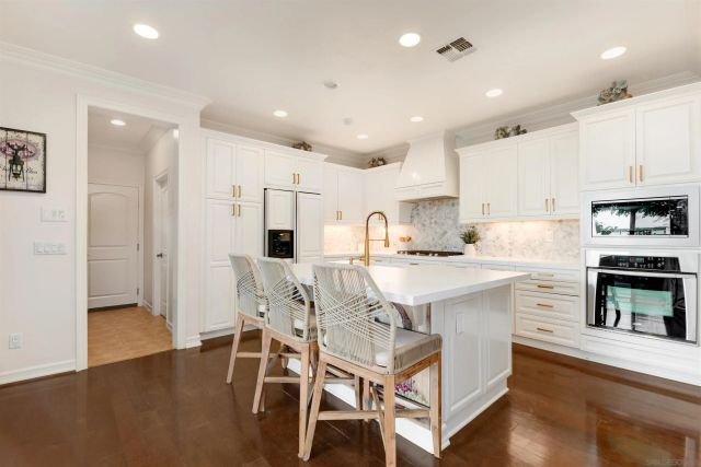 8360 Bristol Ridge Lane, San Diego, CA 92127