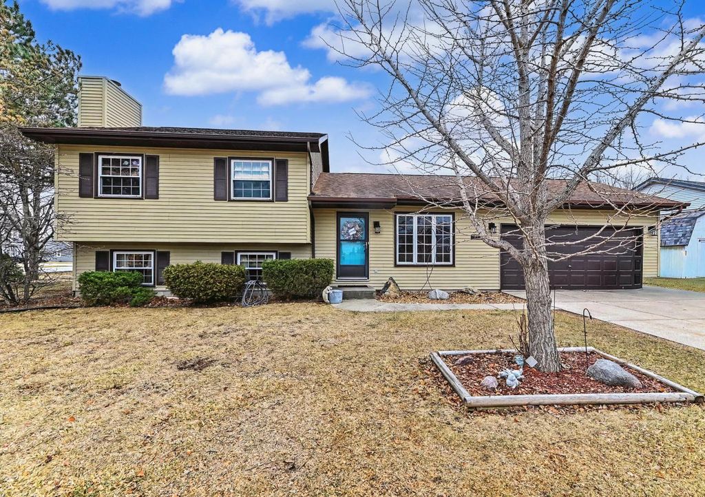 747 E Quail RUN, Oak Creek, WI 53154