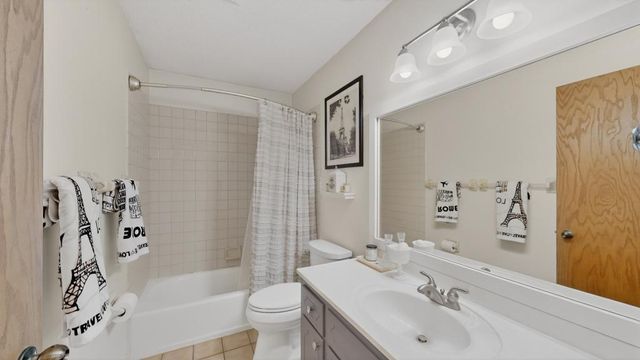 4332 Valley Drive NW, Rochester, MN 55901