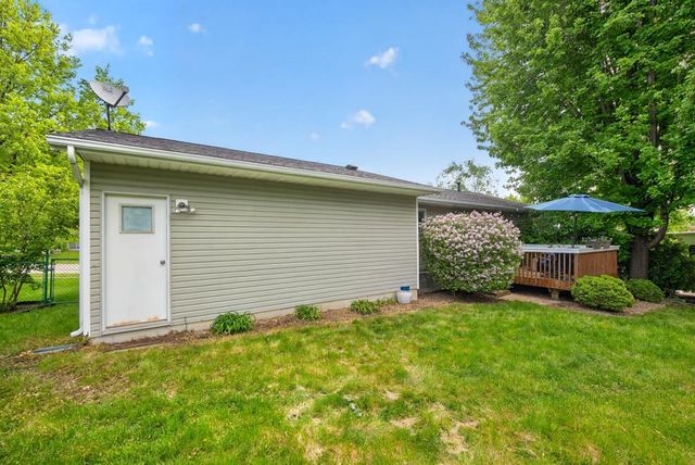 4332 Valley Drive NW, Rochester, MN 55901