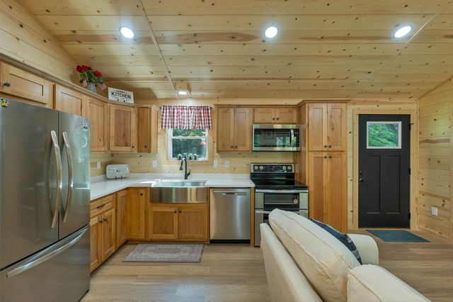 616 Deer Meadow Road, Webster, NH 03303