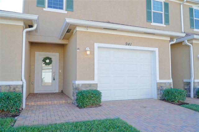 941 NE Trailside Run, Port St. Lucie, Port St Lucie, FL 34983