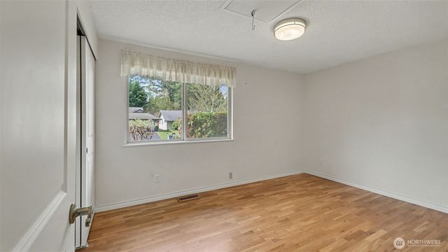 2618 168th Place NE, Bellevue, WA 98008