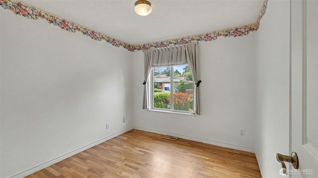 2618 168th Place NE, Bellevue, WA 98008
